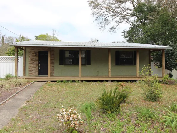 106 3rd St, Niceville, FL 32578
