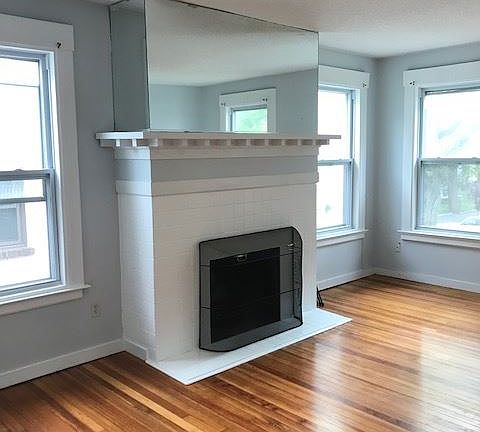 3rd image of 347 Alden Ave APT 4