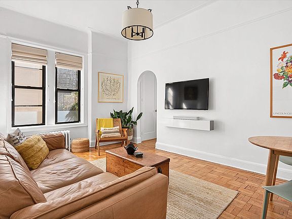 4th image of 670 President St APT 1B