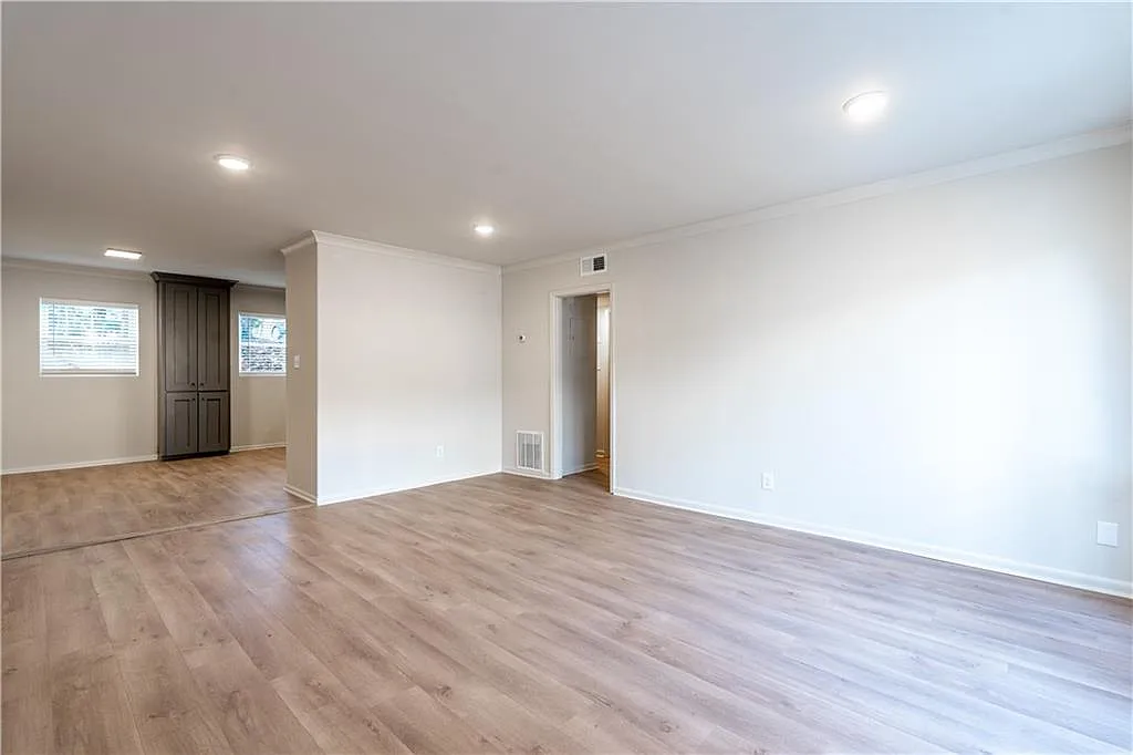 2 bed, 1100 sqft, $1,595 — Photo 4