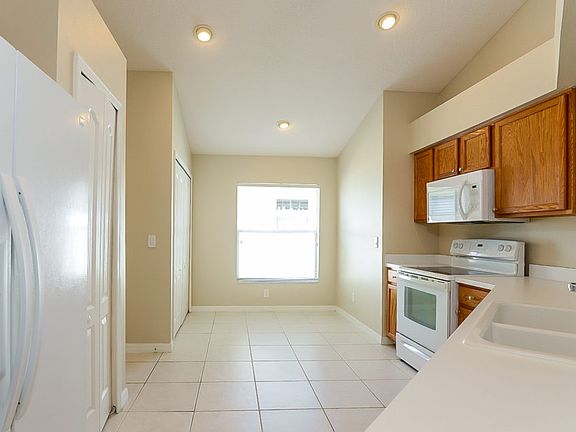 5th image of 31131 Whinsenton Dr