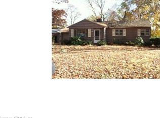 85 Red Bush Ln, Milford, CT 06461