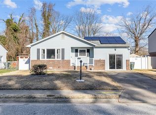 4 Rendon Dr, Hampton, VA 23666