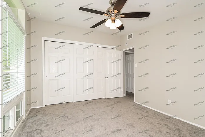 1030 Robinwood Dr — Photo 7