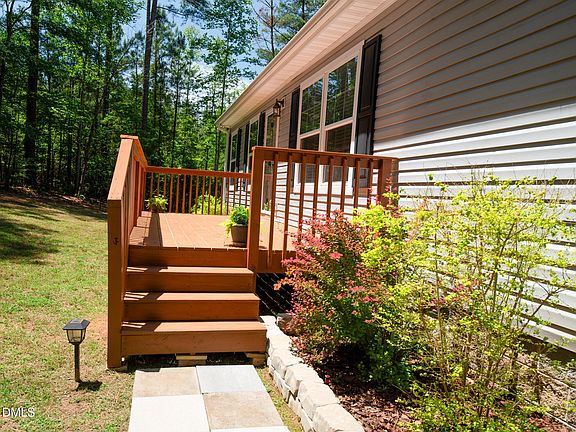 4th image of 2302 Yellow Pine Dr