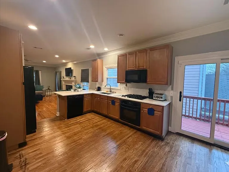 1032 Lena St NW — Photo 5