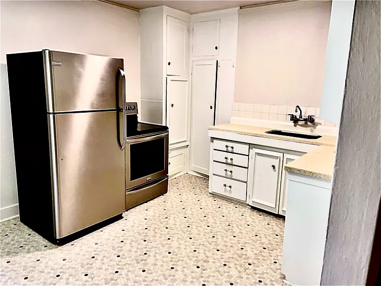 Silver Apartments — Photo 11