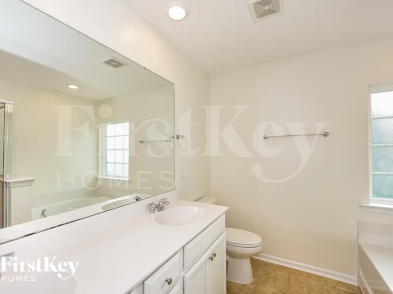 736 Redbud Ln — Photo 13