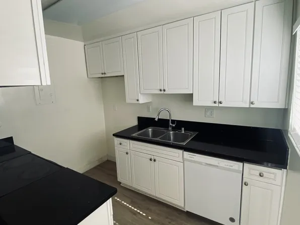 18606 Burbank Blvd #18618, Tarzana, CA 91356