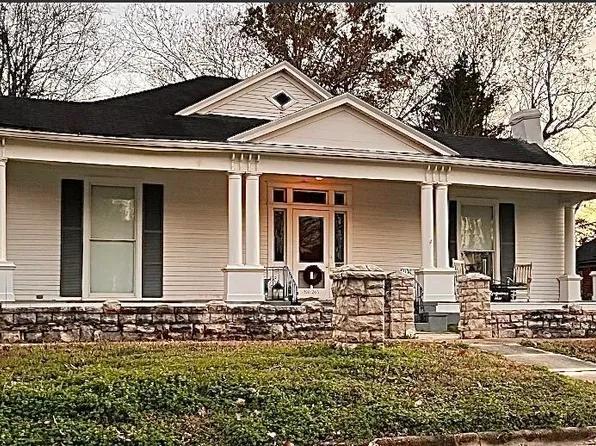 265 E College Ave, Holly Springs, MS 38635