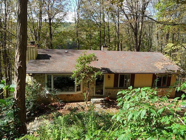 1st image of 12 Seven Hills Lake Dr