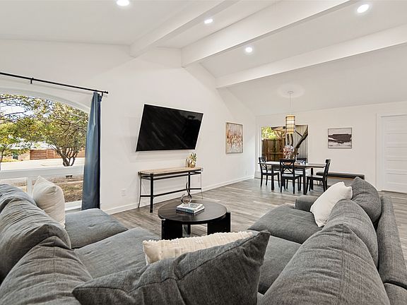 4th image of 9038 Flicker Ln