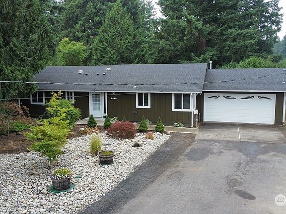 2nd image of 3413 Venus Cir SE