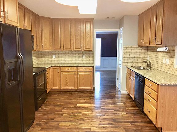 5th image of 124 Covey Dr