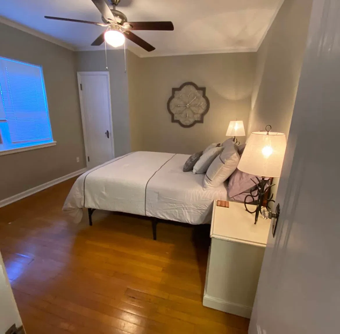 2 bed, 1400 sqft, $1,900 — Photo 1