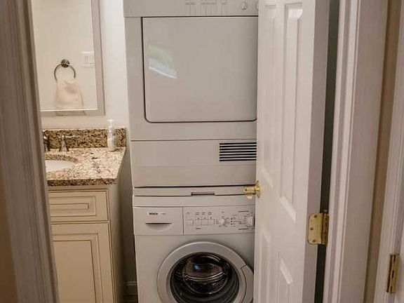 2nd image of 416 S Veitch St