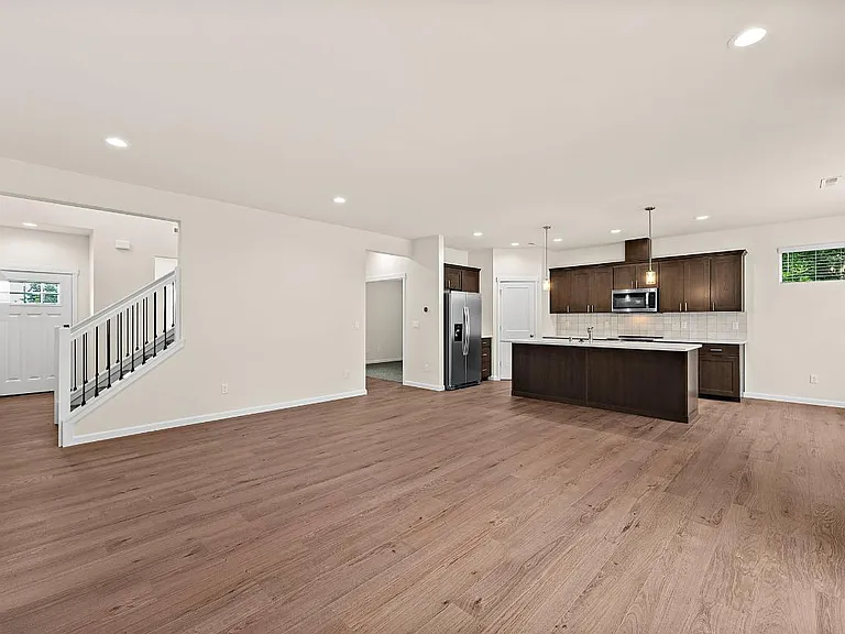 15851 Woodland Ct SE — Photo 10