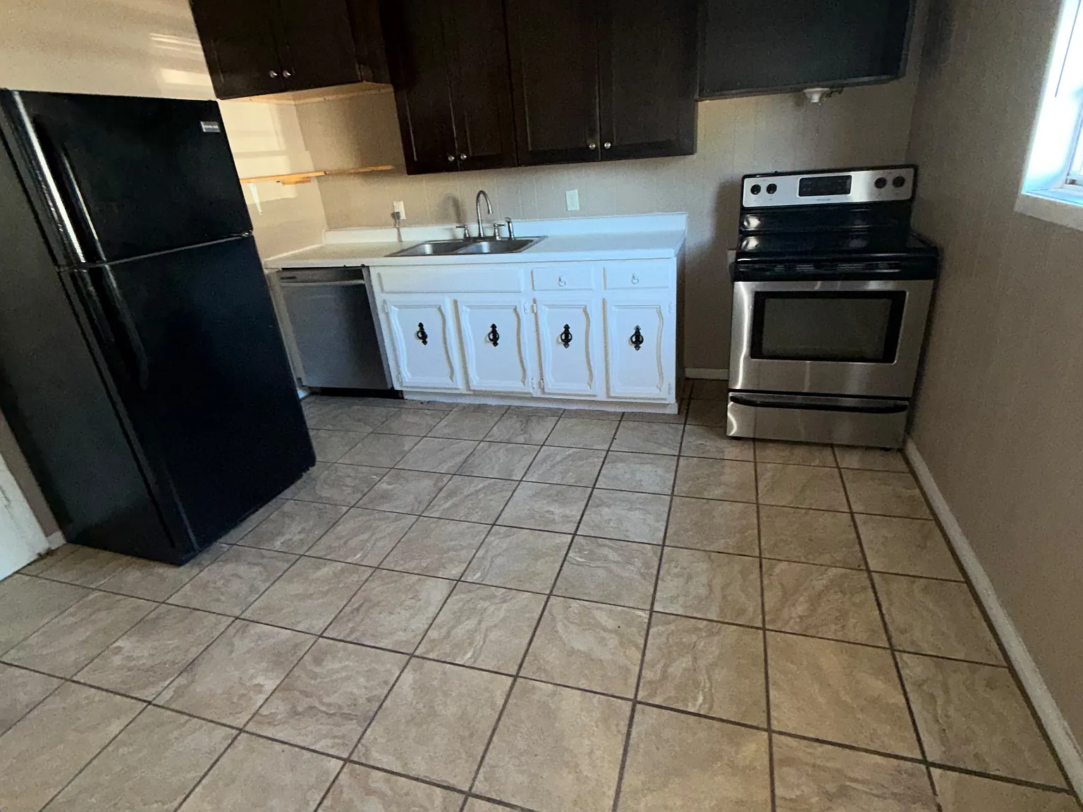 2 bed, 1430 sqft, $1,200 — Photo 2