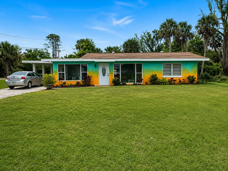 156 Myakka Dr — Photo 1