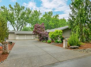 745 NE Cambrey Ct, Hillsboro, OR 97124