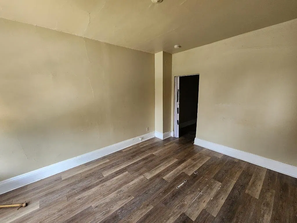 1122 Haeberle Ave — Photo 4