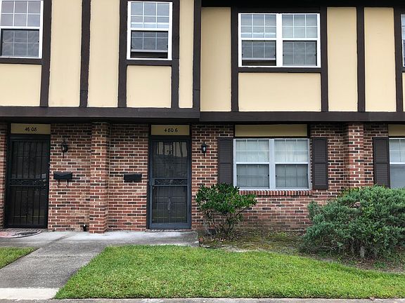 Front entrance with 2 assigned parking