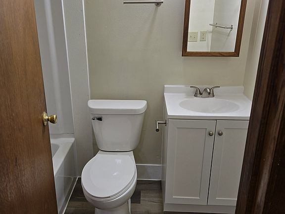 5th image of 100 W Grove St #17