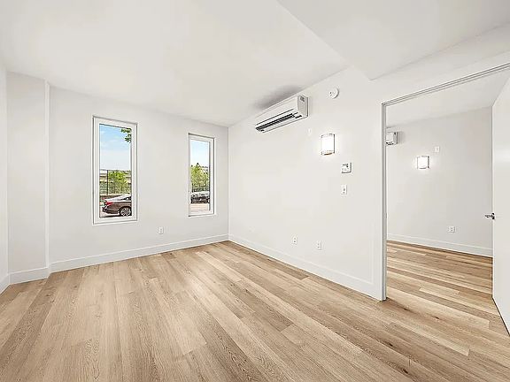 4th image of 91 Bruckner Blvd #722