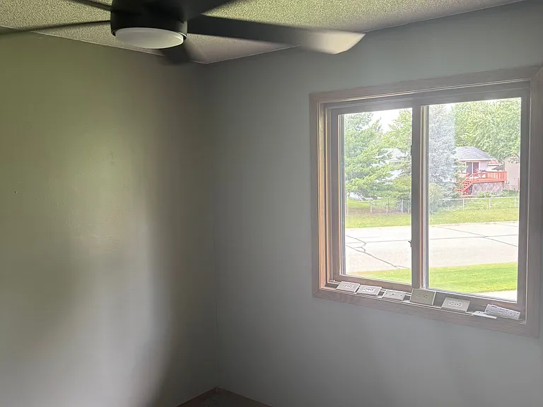 11139 Edgewood Cir N — Photo 14