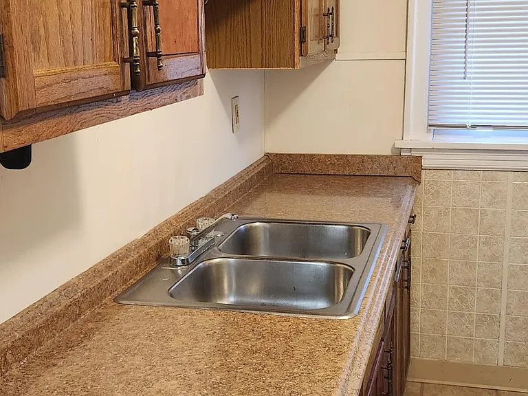 2129 Waterbury Rd #UP — Photo 4