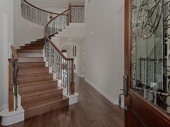 4th image of 43 Player Oaks Place