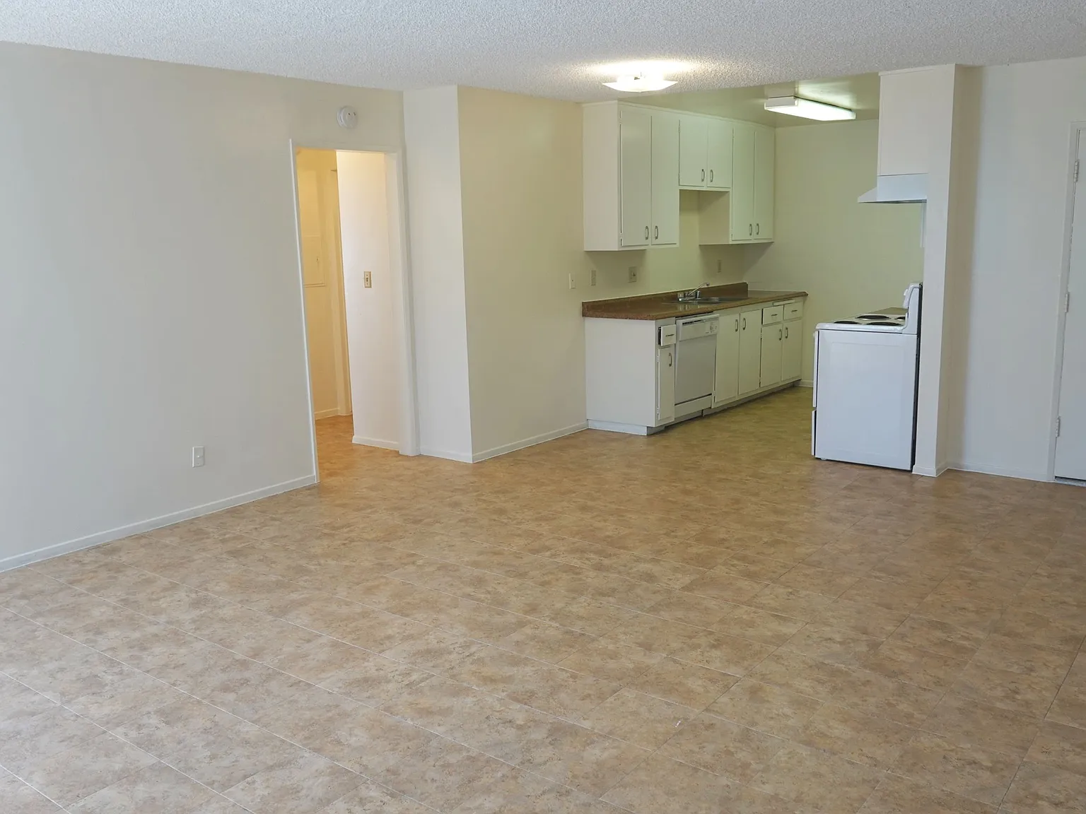 Sommerset Apartments — Photo 2