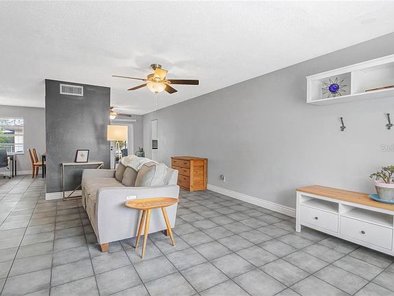 4th image of 5121 N Woodcrest Dr