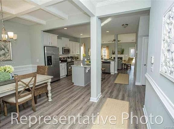 2nd image of 1713 Williamsburg Dr #70