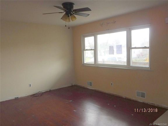 5th image of 940 Hunt Dr
