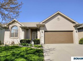 8722 S 100th St, La Vista, NE 68128