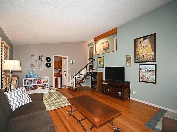 5th image of 4306 N Denver Ave