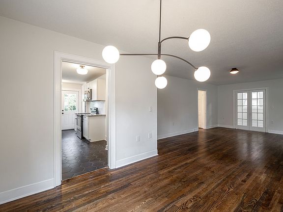 5th image of 165 Hunt Ave