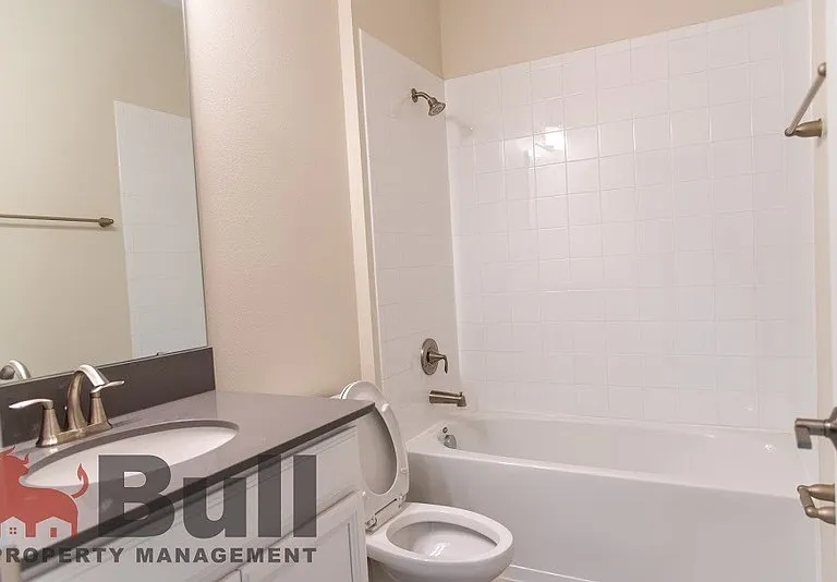 11931 Hometown Pl — Photo 20