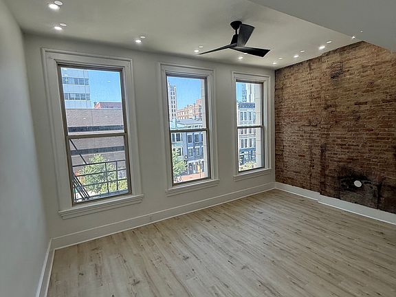 5th image of 17 E Court St #32