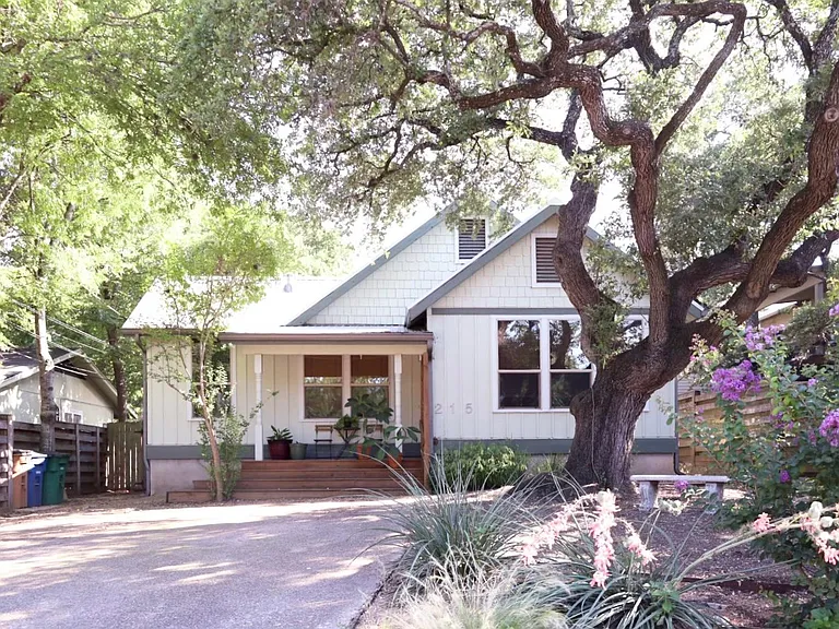 215 Lessin Ln — Photo 1