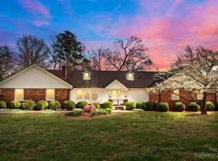 1805 N Barkley Rd, Statesville, NC 28677