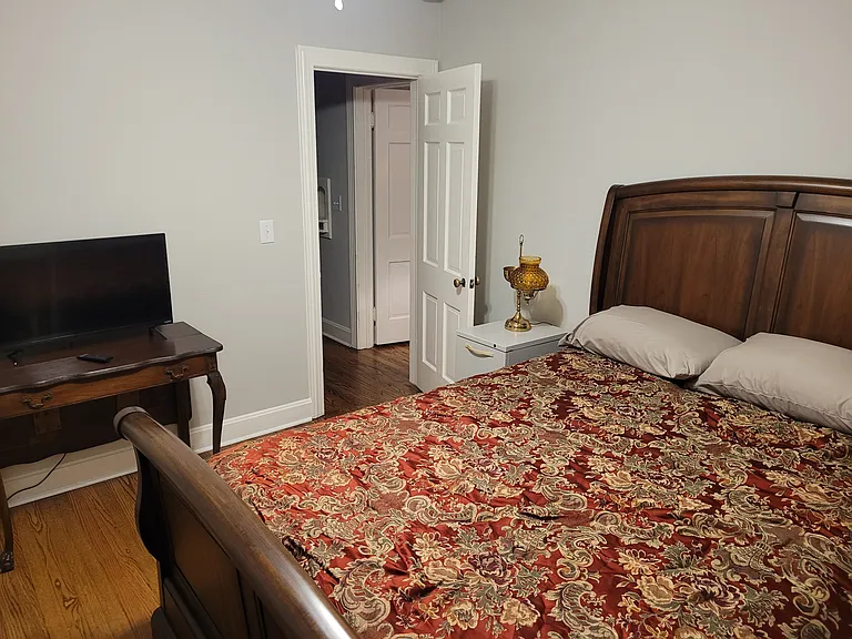 509 Hickory St SE — Photo 4