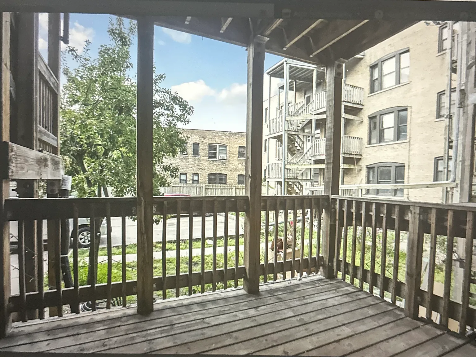 2 bed, 830 sqft, $2,400 — Photo 3