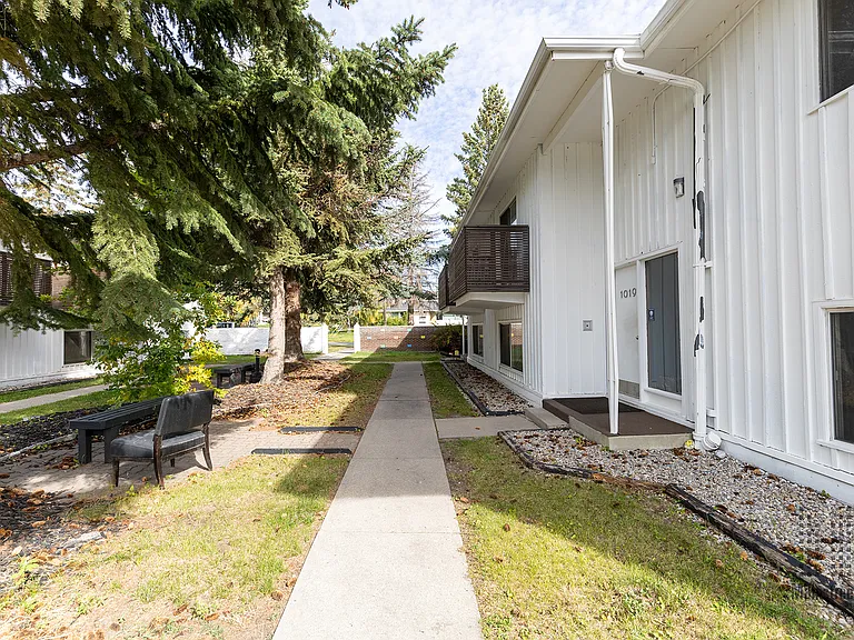 1019 Northmount Dr NW — Photo 15