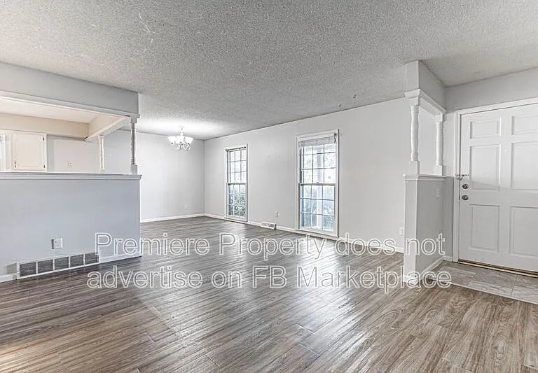 4329 Sterling Ave — Photo 3