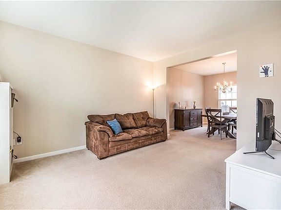 3rd image of 6423 Interlaken Dr