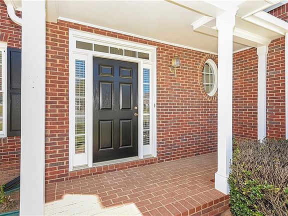 2nd image of 3051 Ramsey Pl