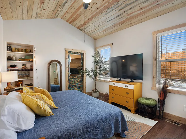 136 W Masonic Ave — Photo 7