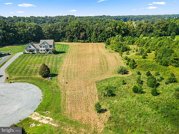 3rd image of 219 Estuary Ln